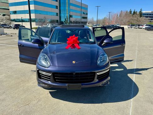 Used 2018 Porsche Cayenne GTS w/ Premium Package Plus AWD/4WD image 33