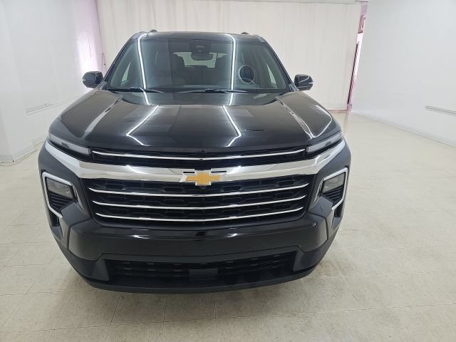 Used 2026 Chevrolet Traverse LT w/ Driver Confidence Package FWD image 2