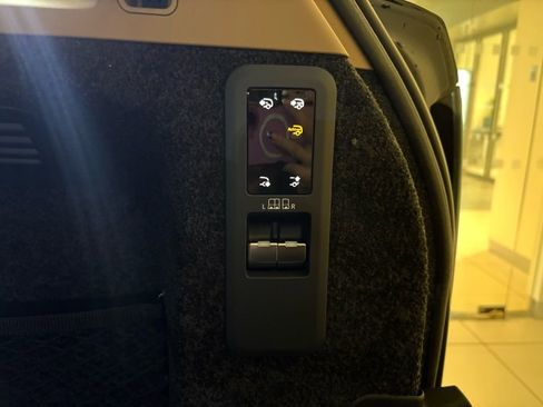 New 2026 Land Rover Range Rover SE image 15