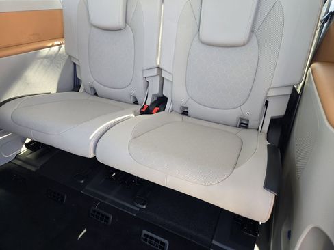 New 2025 Volkswagen ID. Buzz 1st Edition image 24