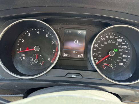 Used 2018 Volkswagen Tiguan SE AWD/4WD image 25