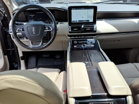Used 2021 Lincoln Navigator Reserve w/ Luxury Package AWD/4WD image 14