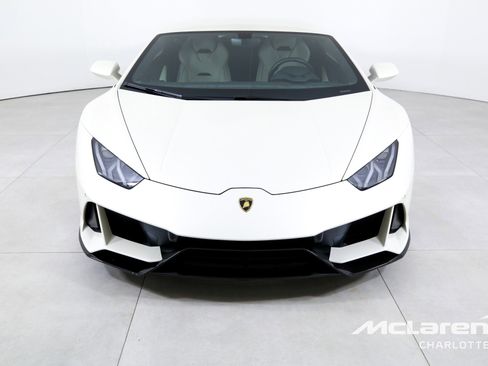 Used 2022 Lamborghini Huracan EVO image 4