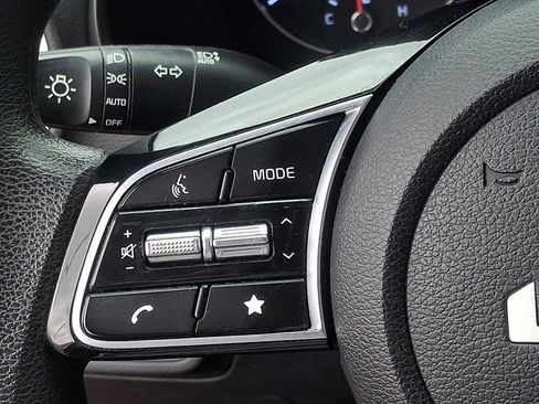 Used 2023 Kia Forte LXS image 19