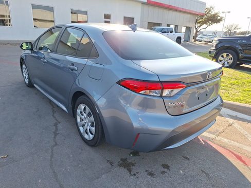 Used 2022 Toyota Corolla LE image 4
