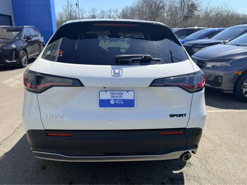 Used 2024 Honda HR-V Sport image 3
