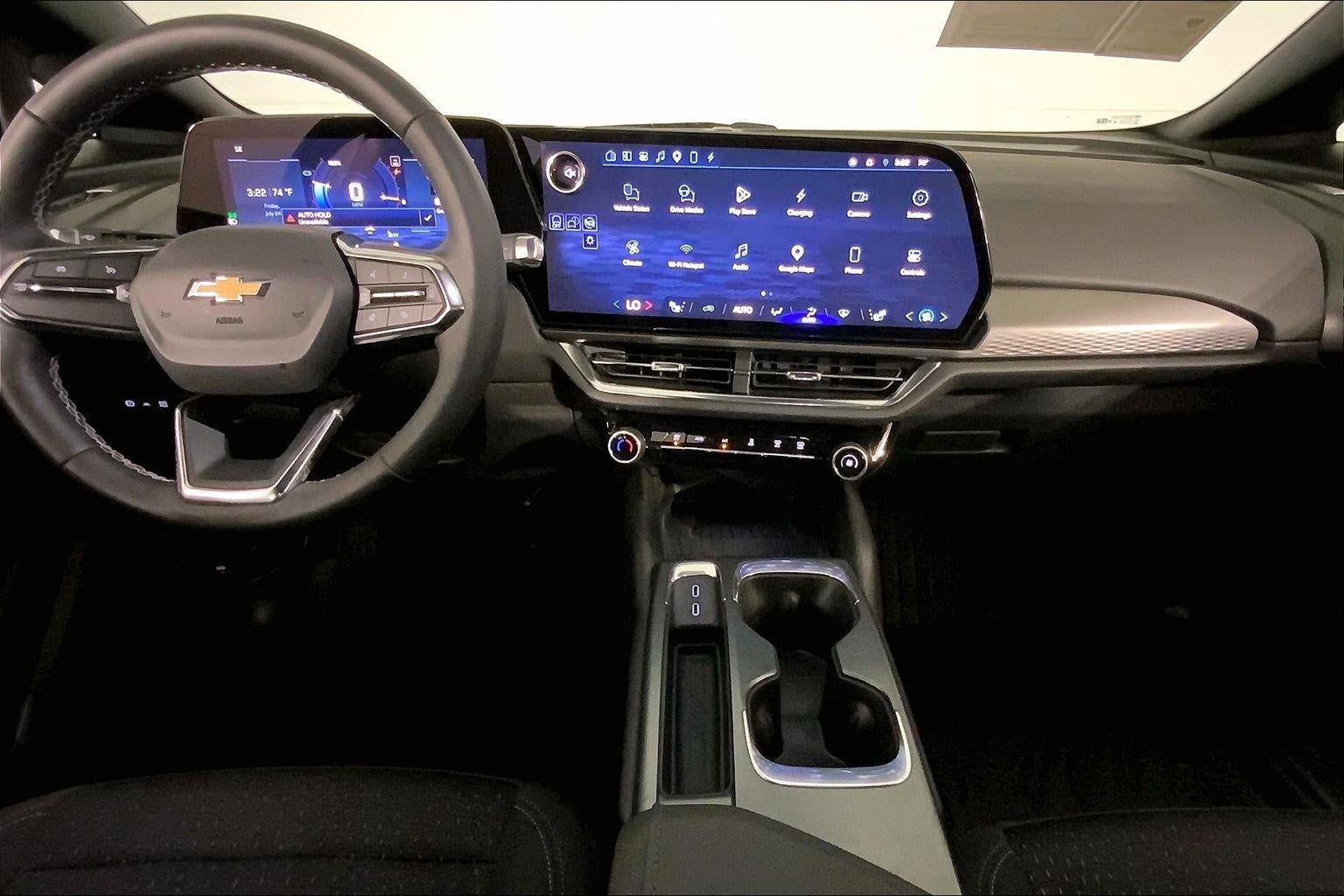 Used 2025 Chevrolet Equinox EV LT w/ Comfort Package AWD/4WD image 15