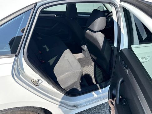 Used 2015 Volkswagen Passat 1.8T S FWD image 6