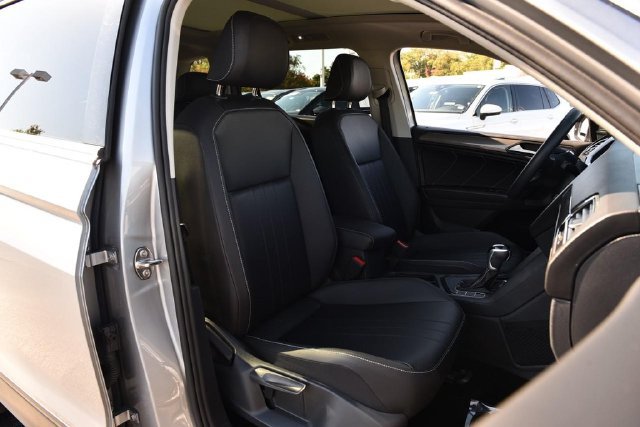 Certified 2023 Volkswagen Tiguan SE w/ Panoramic Sunroof Package FWD image 19