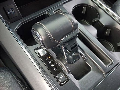 Used 2022 Ford F150 Lariat w/ Tow Technology Package image 14