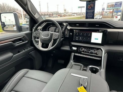 New 2026 GMC Sierra 3500 Denali w/ Denali Reserve Package image 15