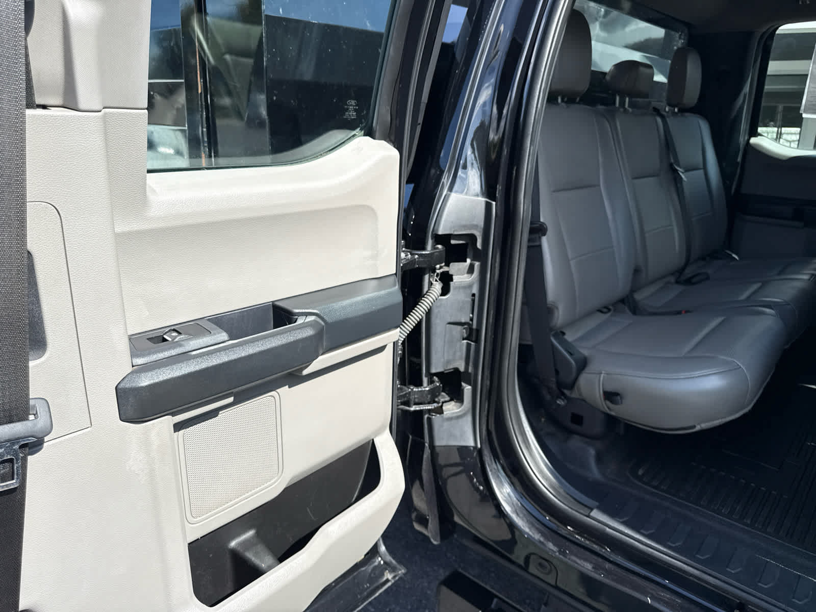 Used 2022 Ford F350 XL w/ Power Equipment Group AWD/4WD image 17