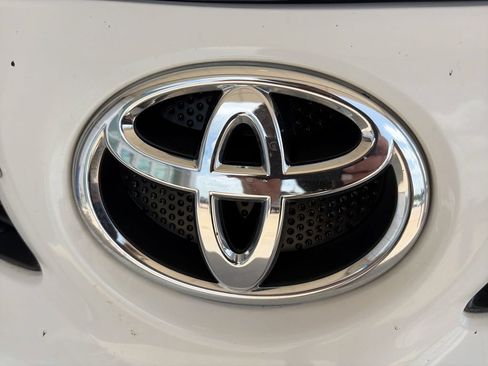 Used 2013 Toyota RAV4 LE FWD image 33