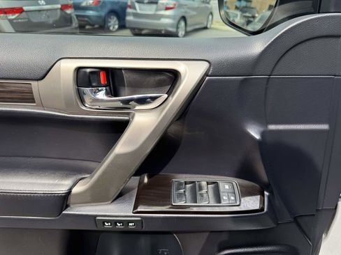 Used 2015 Lexus GX 460 image 29