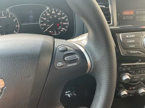 Used 2020 Nissan Pathfinder S AWD/4WD image 18