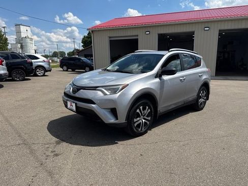 Used 2017 Toyota RAV4 LE w/ All Weather Liner Package AWD/4WD image 7