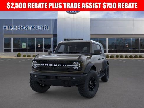 New 2025 Ford Bronco Outer Banks w/ Sasquatch Package image 2