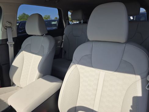 New 2026 Kia Sorento S FWD image 21