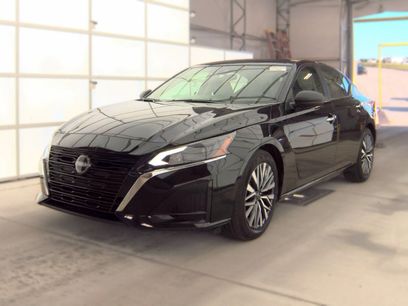 Used 2025 Nissan Altima 2.5 SV