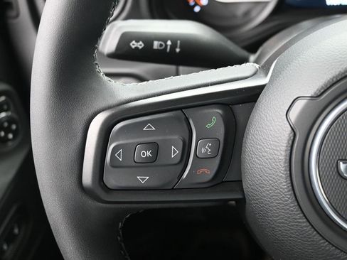 Used 2025 Jeep Wrangler Unlimited Rubicon image 14