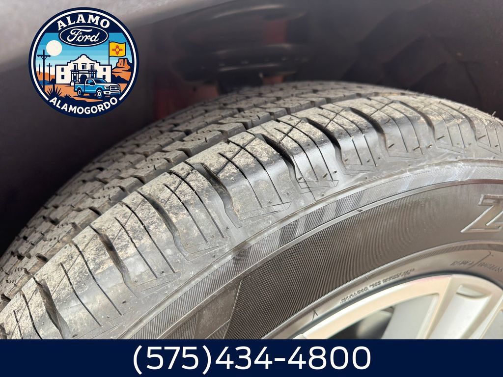 Used 2023 Chevrolet Traverse LT AWD/4WD image 26