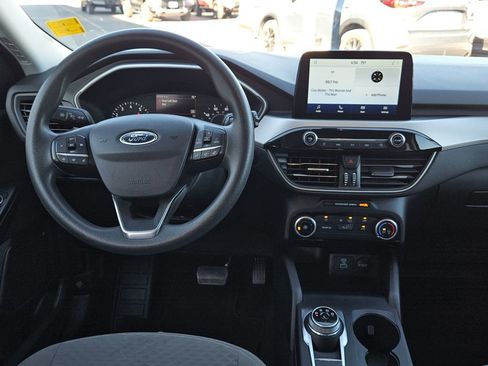 Used 2022 Ford Escape SE image 17