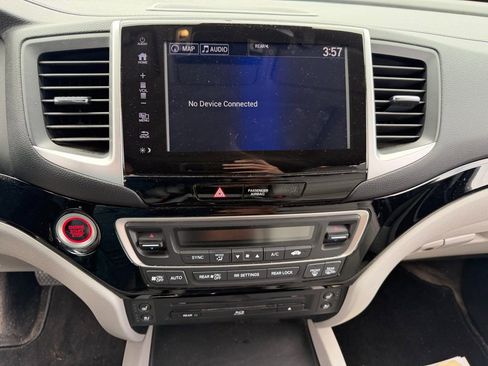 Used 2017 Honda Pilot Elite image 32