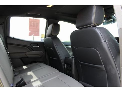 Used 2024 Chevrolet Colorado ZR2 w/ ZR2 Convenience Package III AWD/4WD image 18