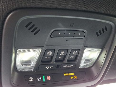Used 2024 Chevrolet Traverse RS AWD/4WD image 33