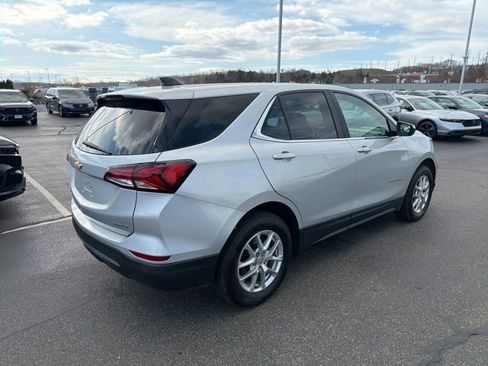Used 2022 Chevrolet Equinox LT image 3