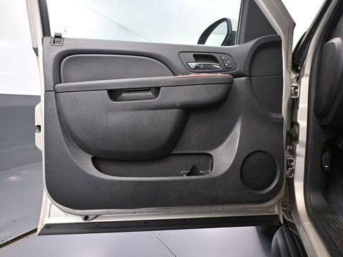 Used 2014 Chevrolet Tahoe LT w/ Luxury Package image 19