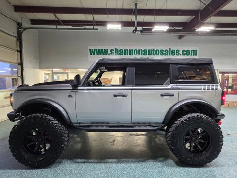 Used 2022 Ford Bronco Black Diamond image 16