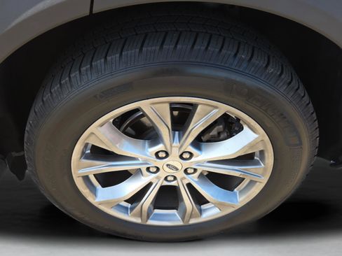 Used 2020 Ford Explorer XLT w/ Equipment Group 202A image 16