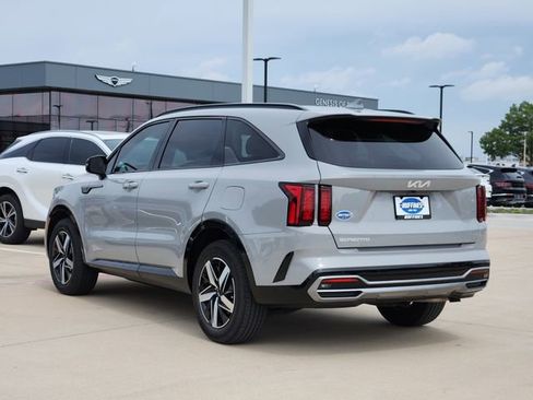 Used 2023 Kia Sorento EX FWD image 4