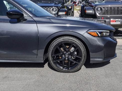 Used 2025 Honda Civic Sport image 9