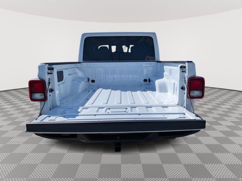 Used 2025 Jeep Gladiator Sport AWD/4WD image 12