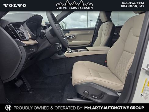 New 2025 Volvo XC90 T8 Core image 11