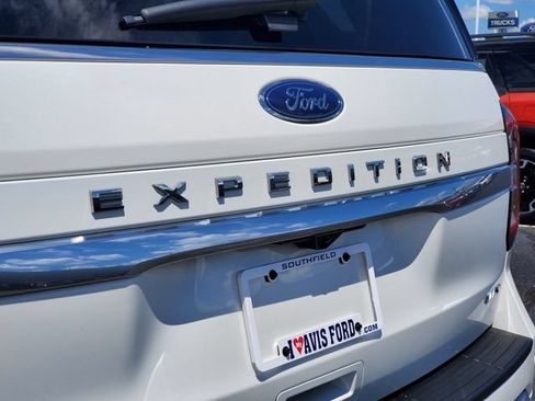 Used 2024 Ford Expedition Max Platinum AWD/4WD image 30