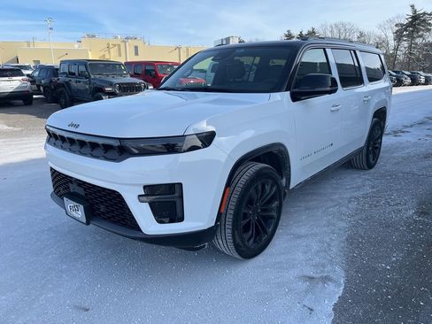 New 2026 Jeep Grand Wagoneer L Summit image 3