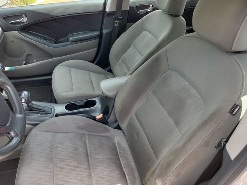 Used 2015 Kia Forte LX FWD image 12