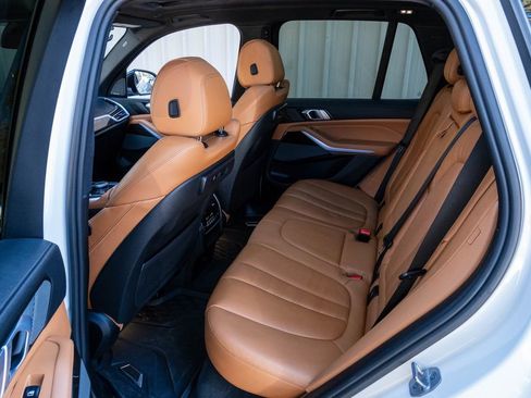 Used 2021 BMW X5 xDrive40i w/ Premium Package image 31