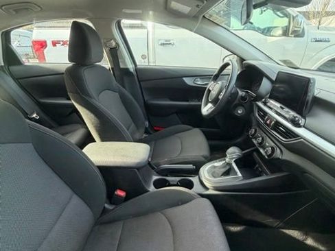 Used 2024 Kia Forte LXS image 10