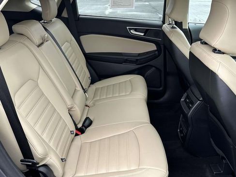Used 2024 Ford Edge SEL w/ Convenience Package image 11