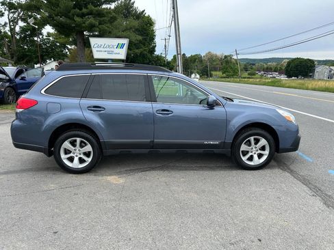 Used 2014 Subaru Outback 2.5i Limited AWD/4WD image 9