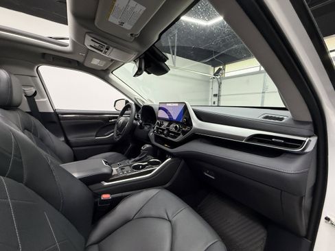 Used 2026 Toyota Highlander Platinum AWD/4WD image 26