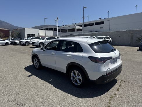 Used 2025 Honda HR-V LX image 5
