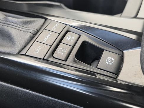 Used 2025 Toyota Camry LE FWD image 22