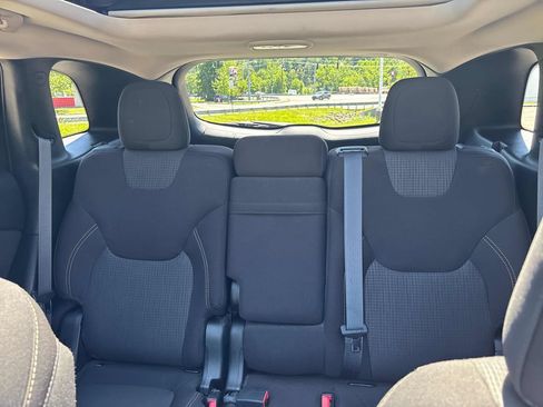 Used 2016 Jeep Cherokee Latitude w/ Comfort/Convenience Group AWD/4WD image 21