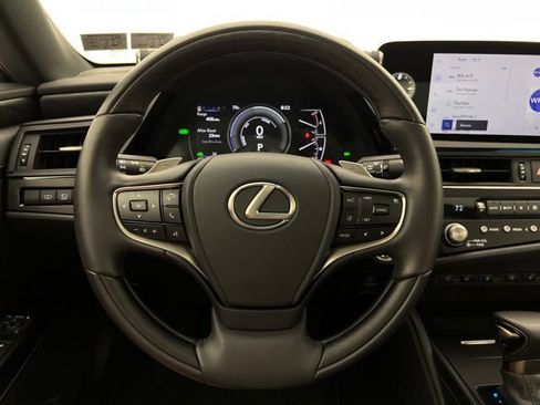 Used 2025 Lexus ES 300h w/ Technology Package FWD image 18