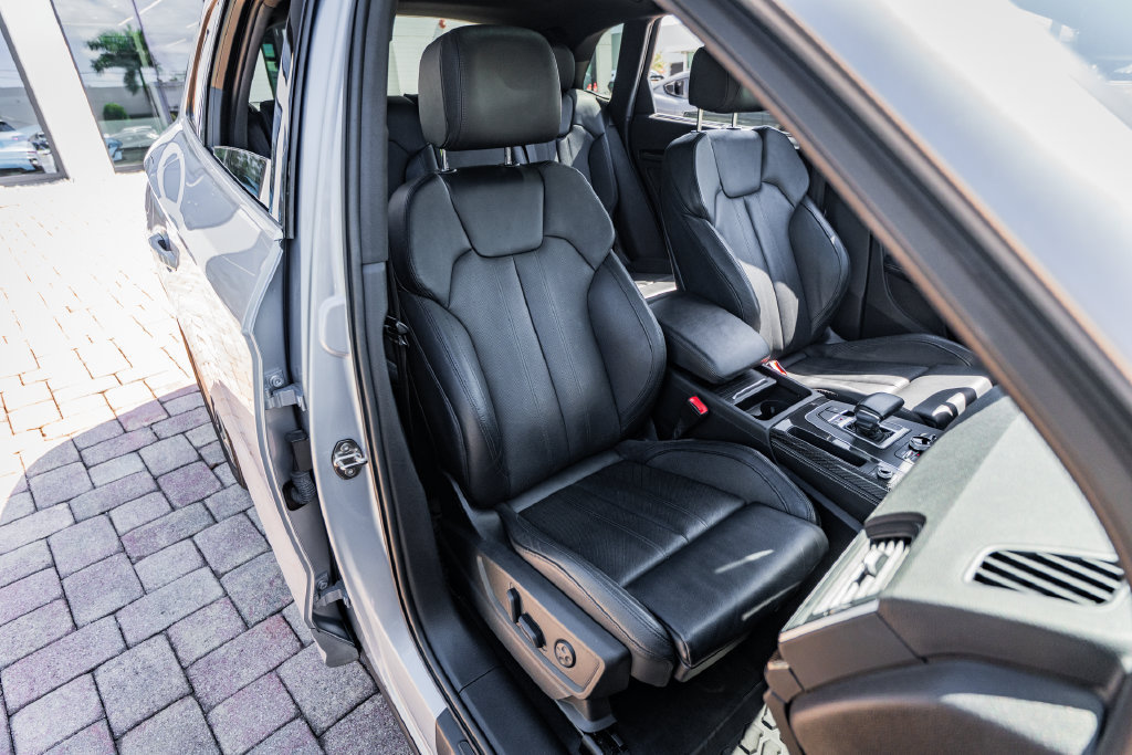 Used 2019 Audi SQ5 Prestige w/ Prestige Package AWD/4WD image 33